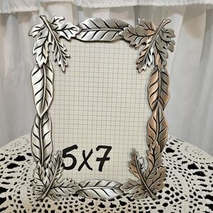 Pewter Silver Leaf Design Photo Frame